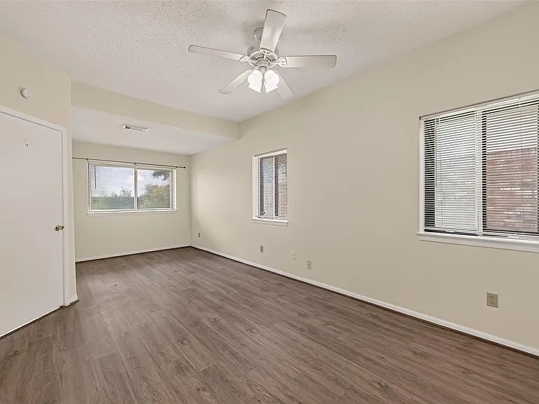 2423 Anthony Hay Ln — Photo 25