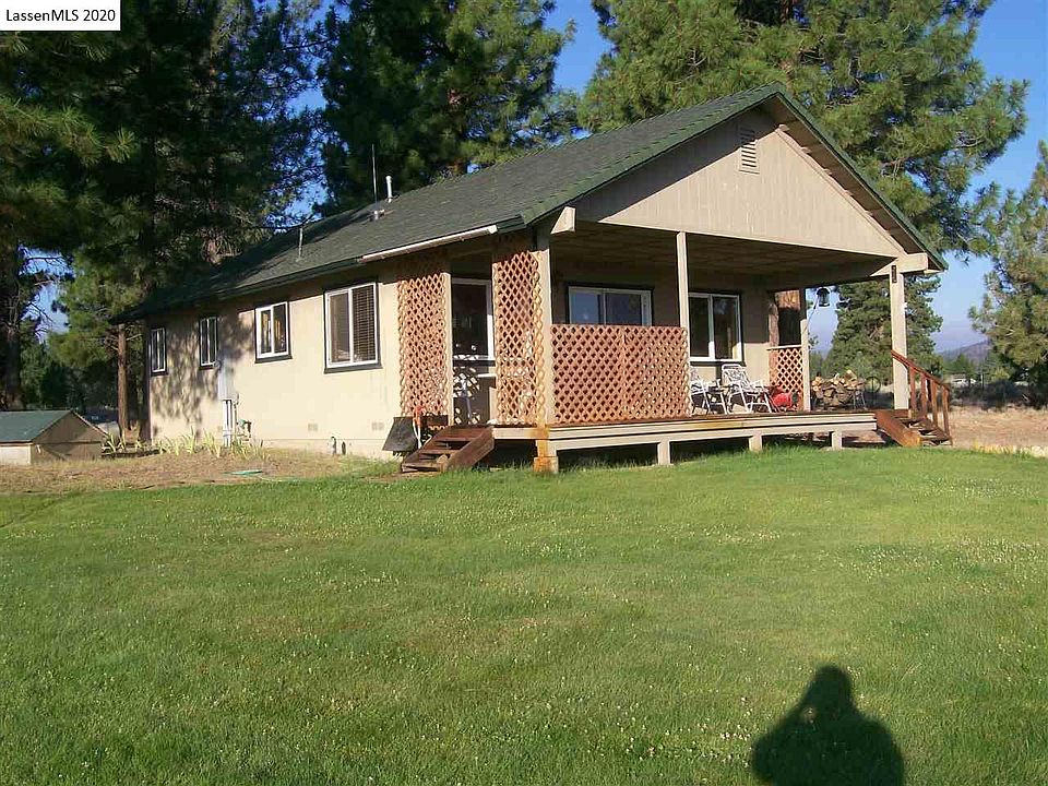 1st image of 687-560 Fir Way