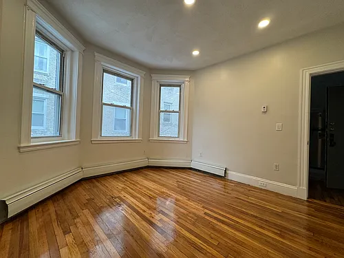 109 Strathmore Rd #11 Photo 1