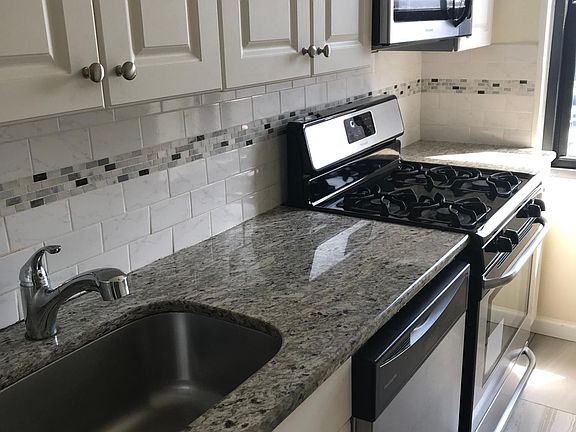 2nd image of 225 Saint Pauls Ave APT 17N