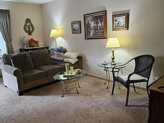 4th image of 1142 Nottingham Cir