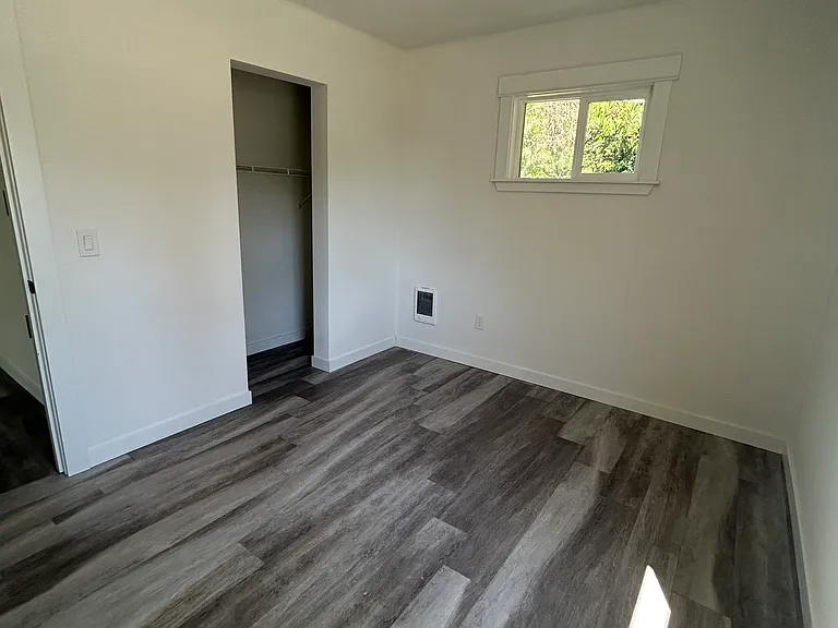 431 4th Ave NE — Photo 17
