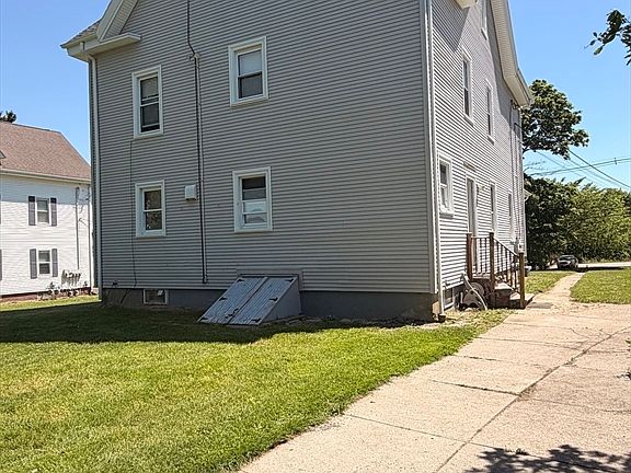 2nd image of 382 Main St