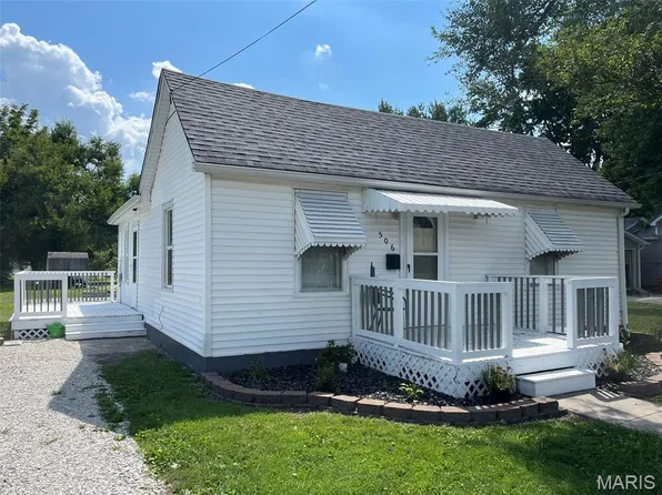 506 Panhorst St, Staunton, IL 62088
