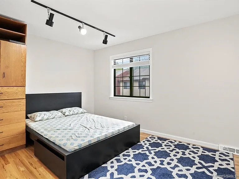 237 Strawberry Hill Ave #42 — Photo 14
