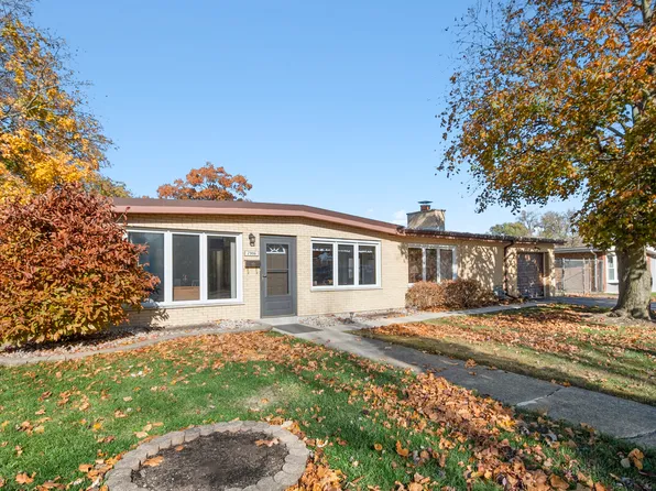 7906 W 98th St, Hickory Hills, IL 60457