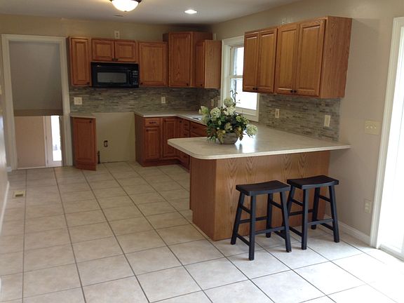 4th image of 2727 Cottonwood Dr
