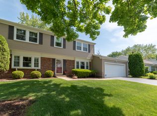 1105 Alden Ln, Buffalo Grove, IL 60089