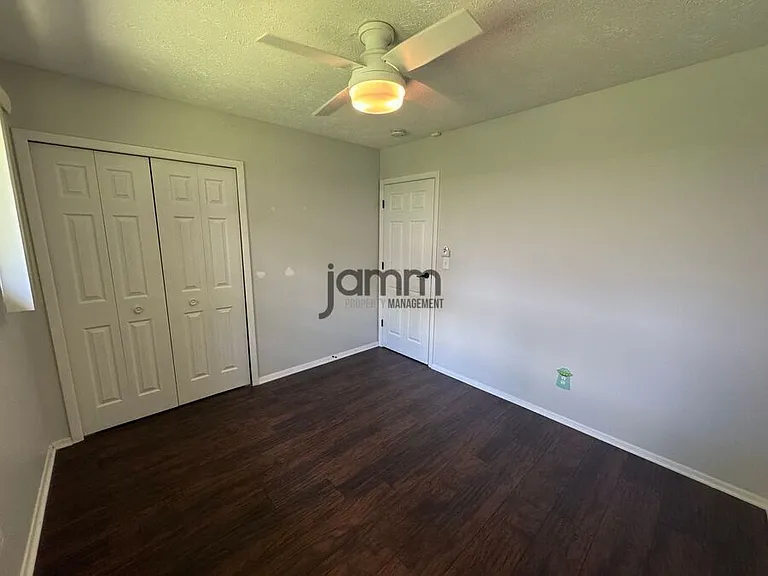 5250 Mills Creek Ln — Photo 16