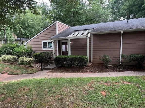1050 Sardis Cove Dr, Charlotte, NC 28270