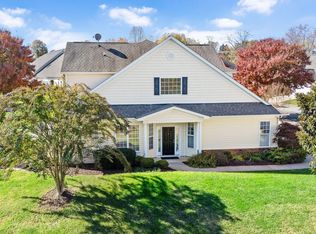 704 Village Lake Dr, Mebane, NC 27302