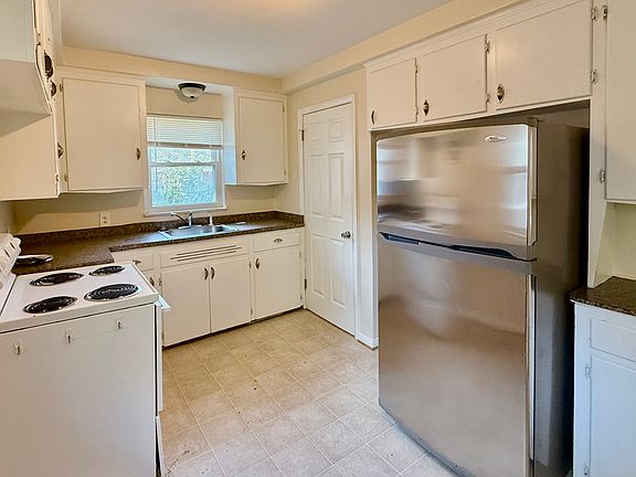 5th image of 13311 Rosemary Blvd