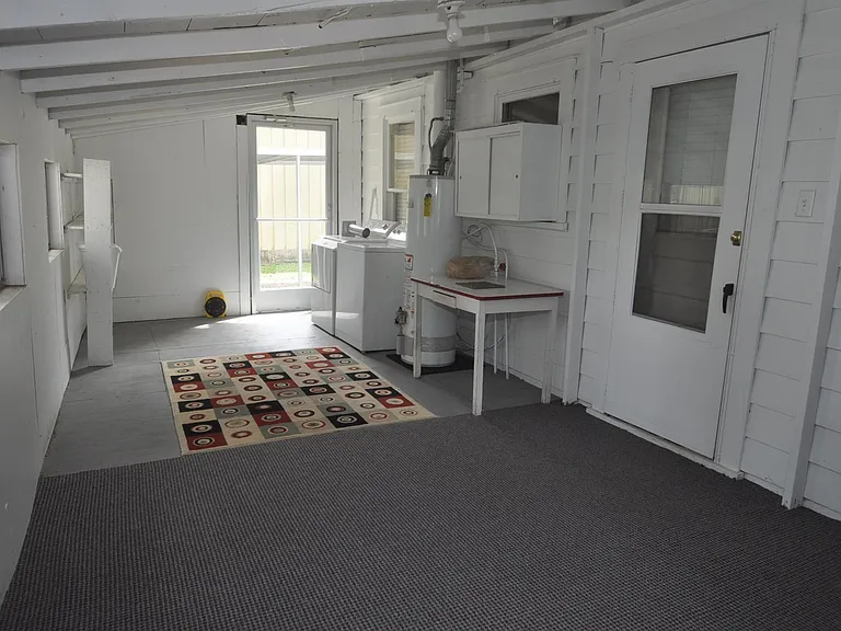 211 E Burress St — Photo 13