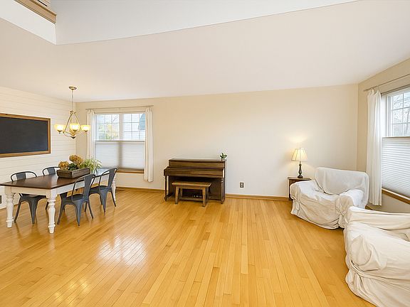4th image of 246 W Winding Trail Cir