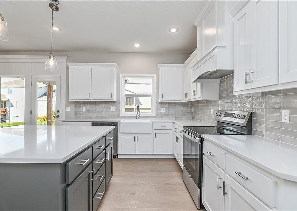 1st image of 2714 W Park St