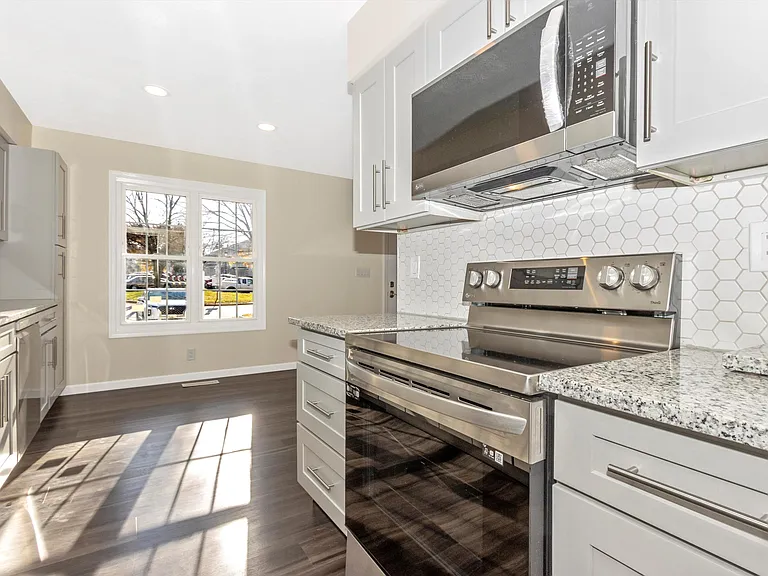 18257 Smoke House Ct — Photo 2