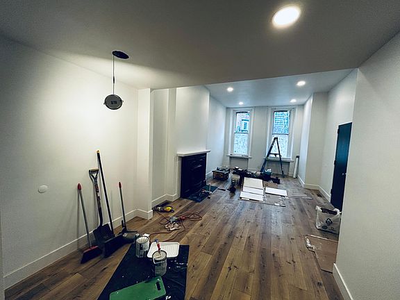 3rd image of 256 S 21st St #1G