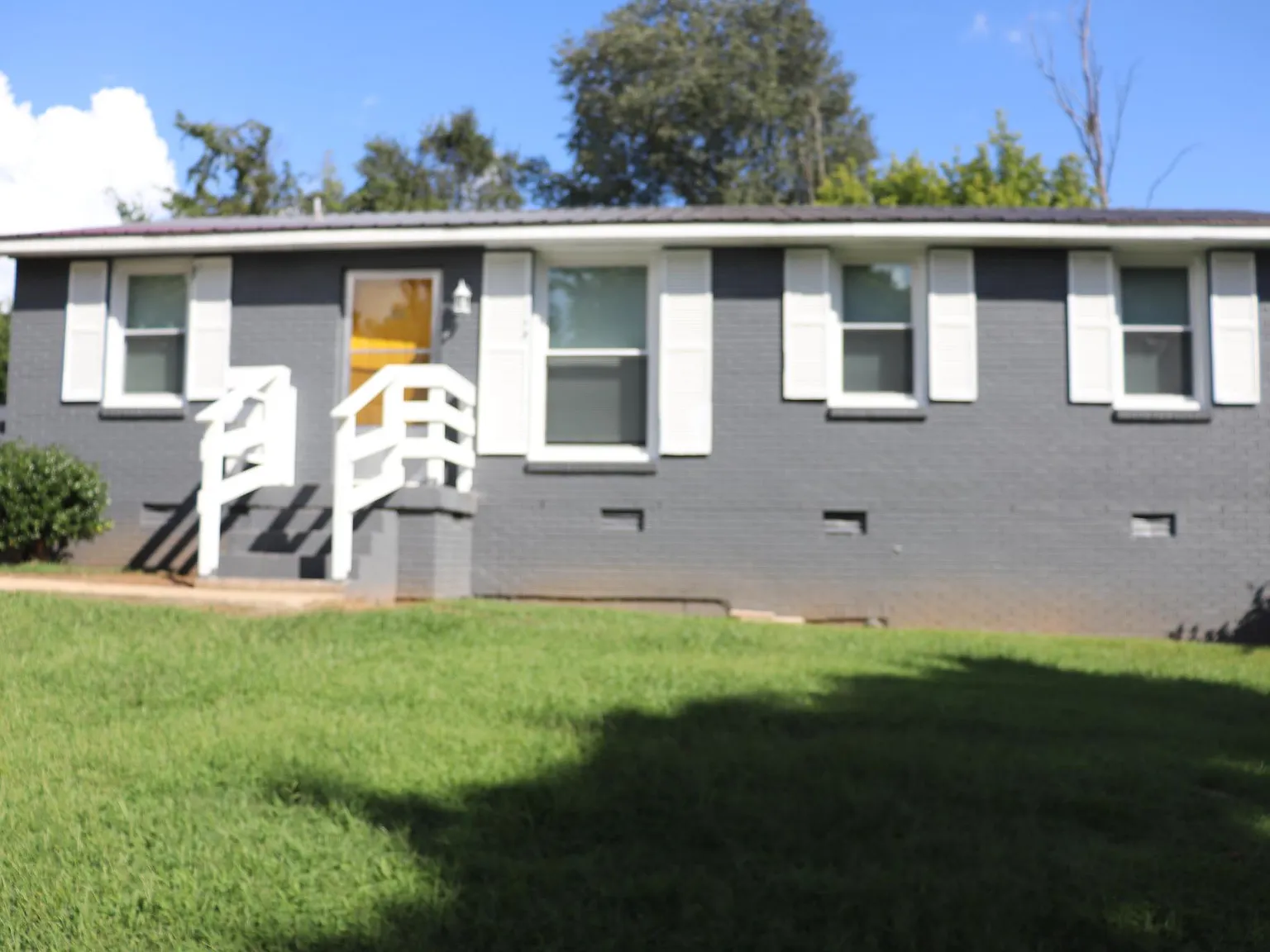 301 Fran Dr — Photo 1