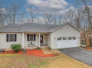413 Meadowlark Ln, Columbus, NC 28722