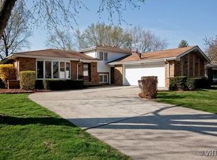 1425 W 71st St, Downers Grove, IL 60516