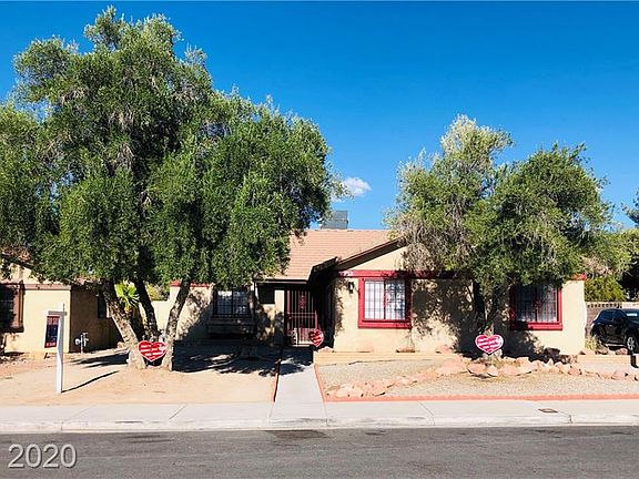 3rd image of 3166 Carmelita Cir