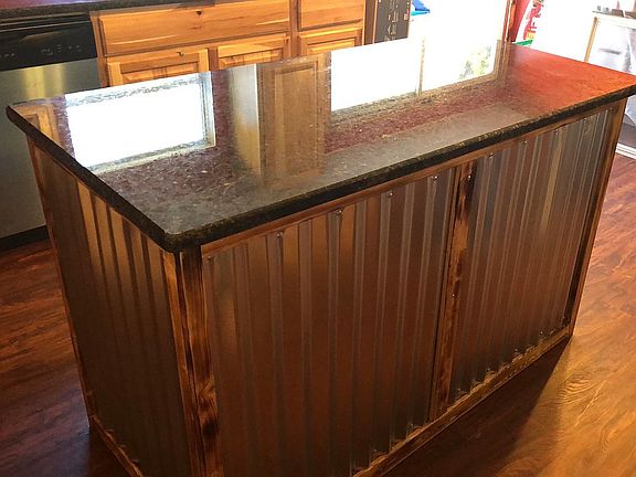 Kitchen island 