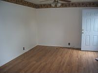 2nd image of 117 Elliott St