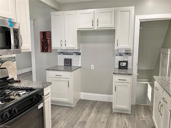 5th image of 3419 W 123rd St
