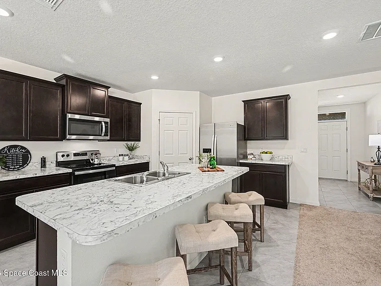 1709 Morely Dr — Photo 4