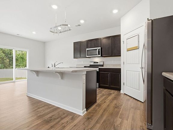 4th image of 514 Ash St