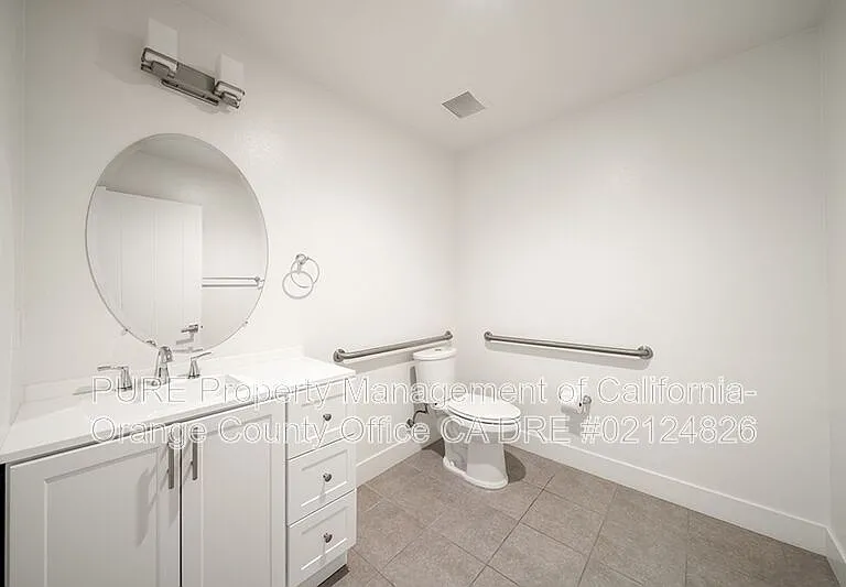 661 W 17th St — Photo 19