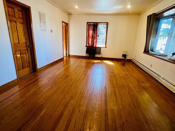 3rd image of 4307 163rd St #1