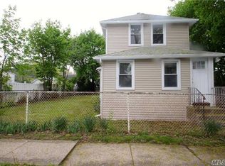 226 Mallard Rd, Carle Place, NY 11514