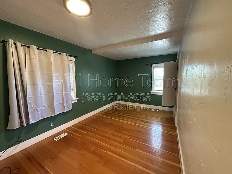 146 E 200 N — Photo 7