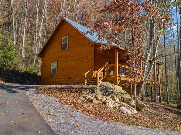 3879 Henry Town Rd, Sevierville, TN 37876