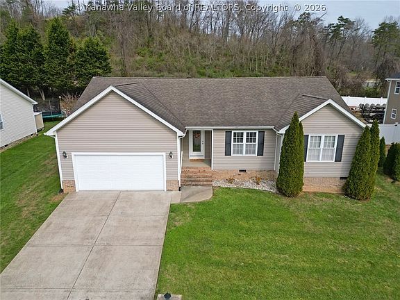 2nd image of 203 Prado Dr