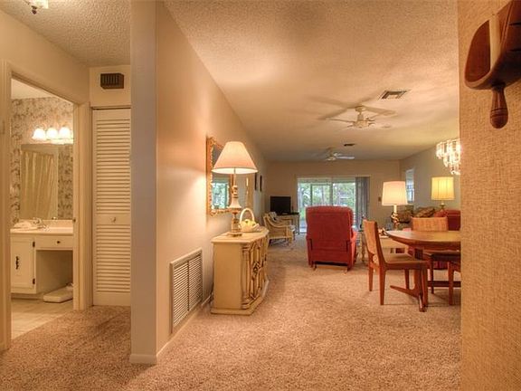 4th image of 940 Palmer Ln