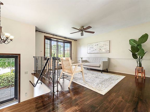 3rd image of 413 Shoreham Dr