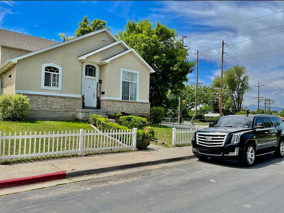 2nd image of 408 E Stephie Marie Ln