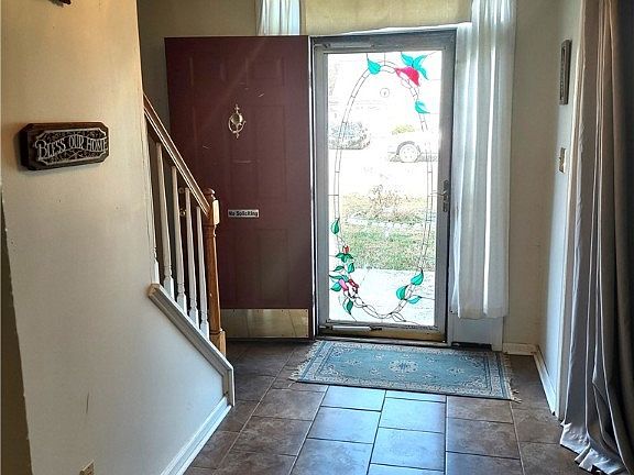 2nd image of 1949 Daffodil Meadow Ln