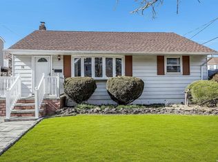74 Nevada St, Hicksville, NY 11801