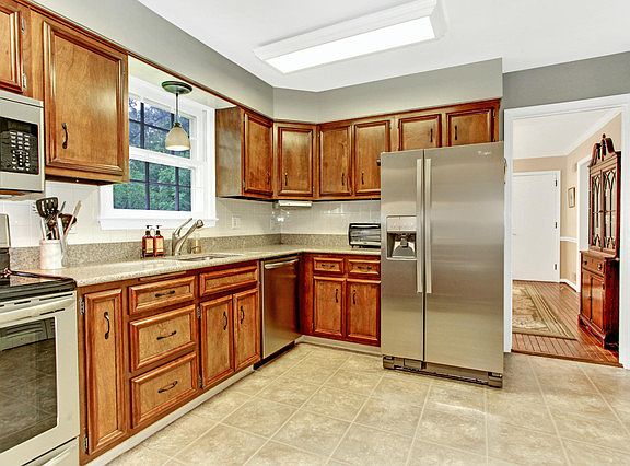 5th image of 24304 Kakae Dr