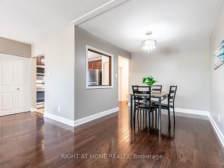 12 Murellen Cres — Photo 8