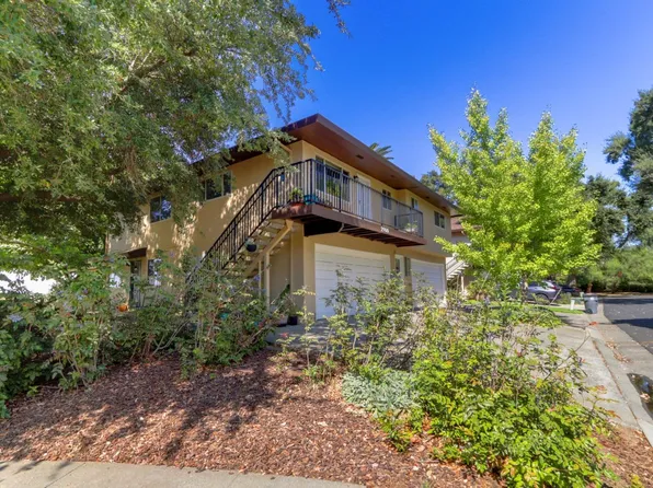 2900 Pole Line Rd APT 4, Davis, CA 95618