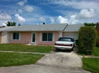 6187 Oak Royal Dr, Lake Worth, FL 33463