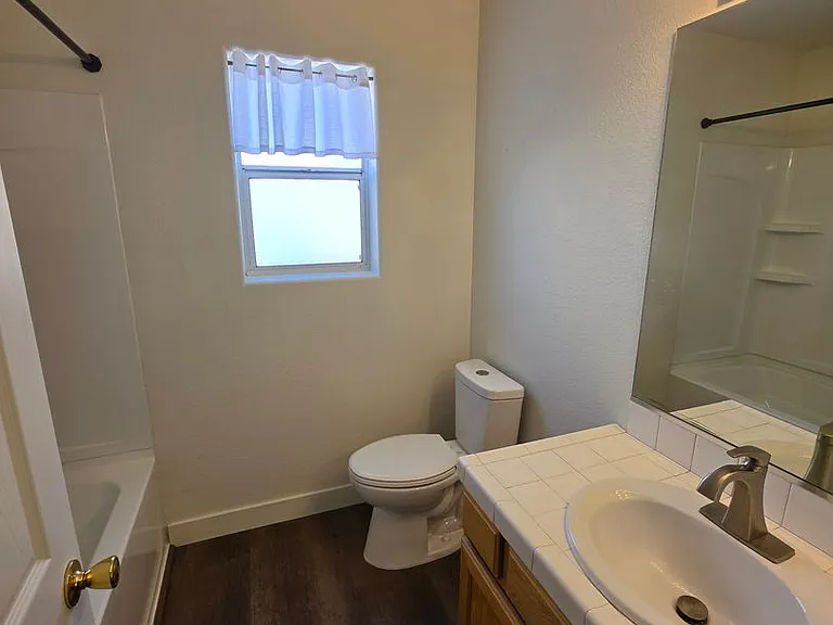 2086 E Jamie Rd — Photo 12