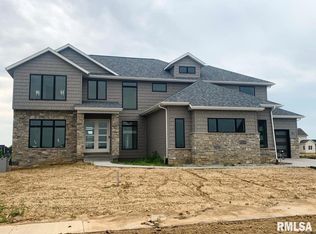 5588 Pigeon Creek Rd, Bettendorf, IA 52722
