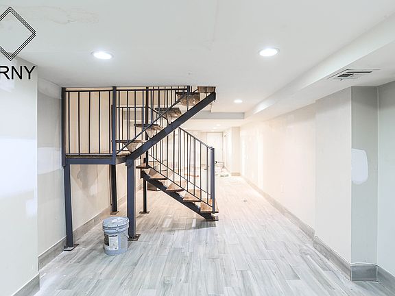 3rd image of 1355 Putnam Ave #1E