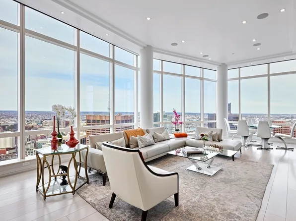 1 Franklin St #Penthouse 1b, Boston, MA 02110