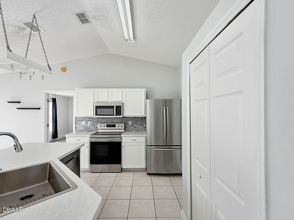 4th image of 2713 Needle Palm Dr